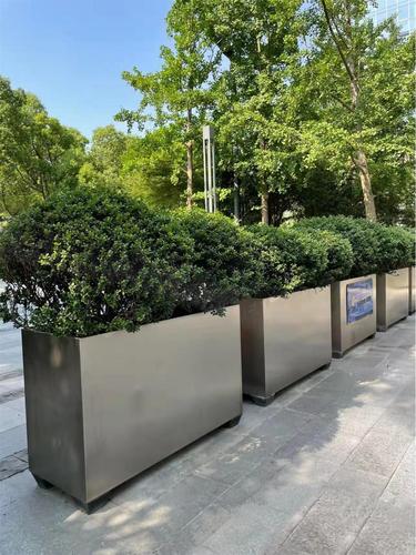 广东珠海情侣路花箱定制——泉州良一工艺品有限公司标杆工程案例