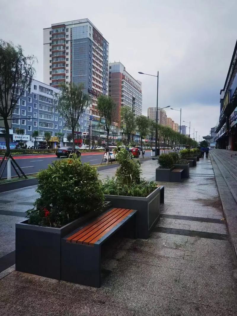 南京夫子庙秦淮风光带花箱定制项目：泉州良一工艺品有限公司标杆工程案例