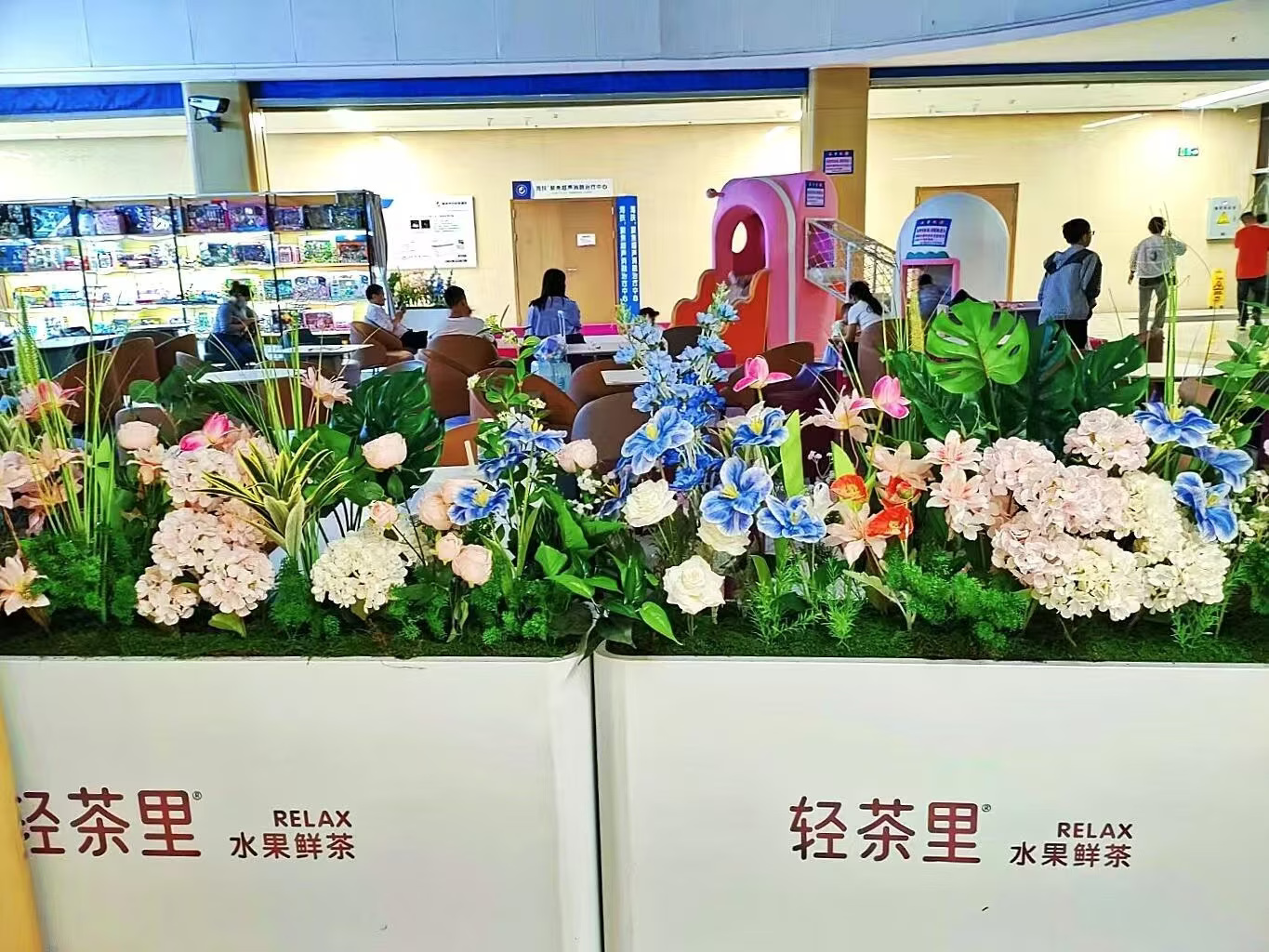 江苏宿迁轻茶里奶茶店花箱定制——泉州良一工艺品有限公司标杆工程案例